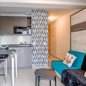 https://studio-classified-2-stars-with-tennis-court-and-near-the-lake.hotels-rhonealpes.com